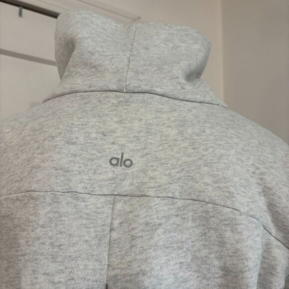 Alo size Small Light Grey Funnel Neck Loungewear Athleisure Yoga Sweatshirt - Picture 3 of 7